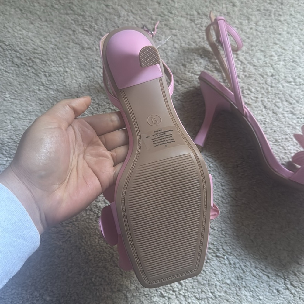 Shoes - Picture 4 of 9